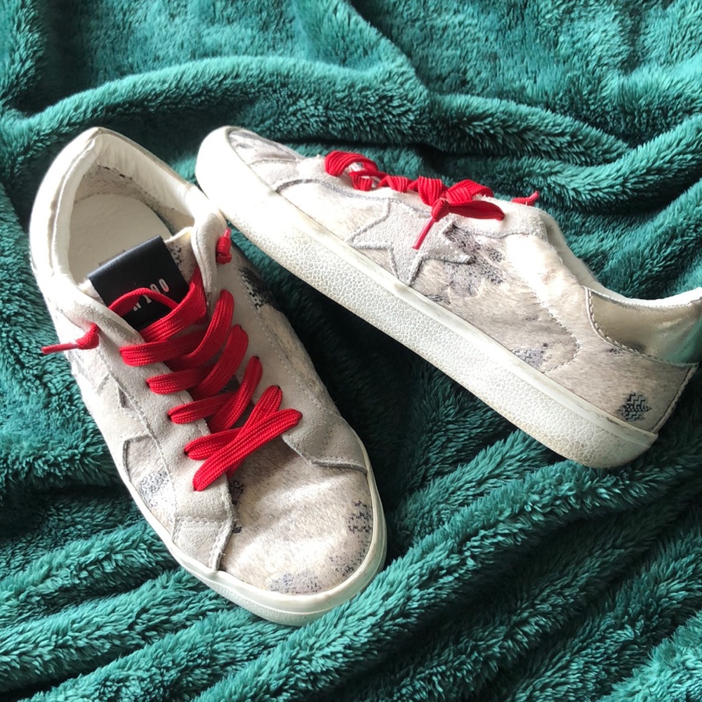 Steve Madden Distressed Star Sneakers